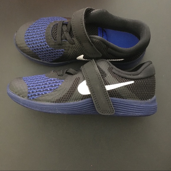 NWB Nike Revolution Black Blue toddler Sneaker 10C - Picture 11 of 14